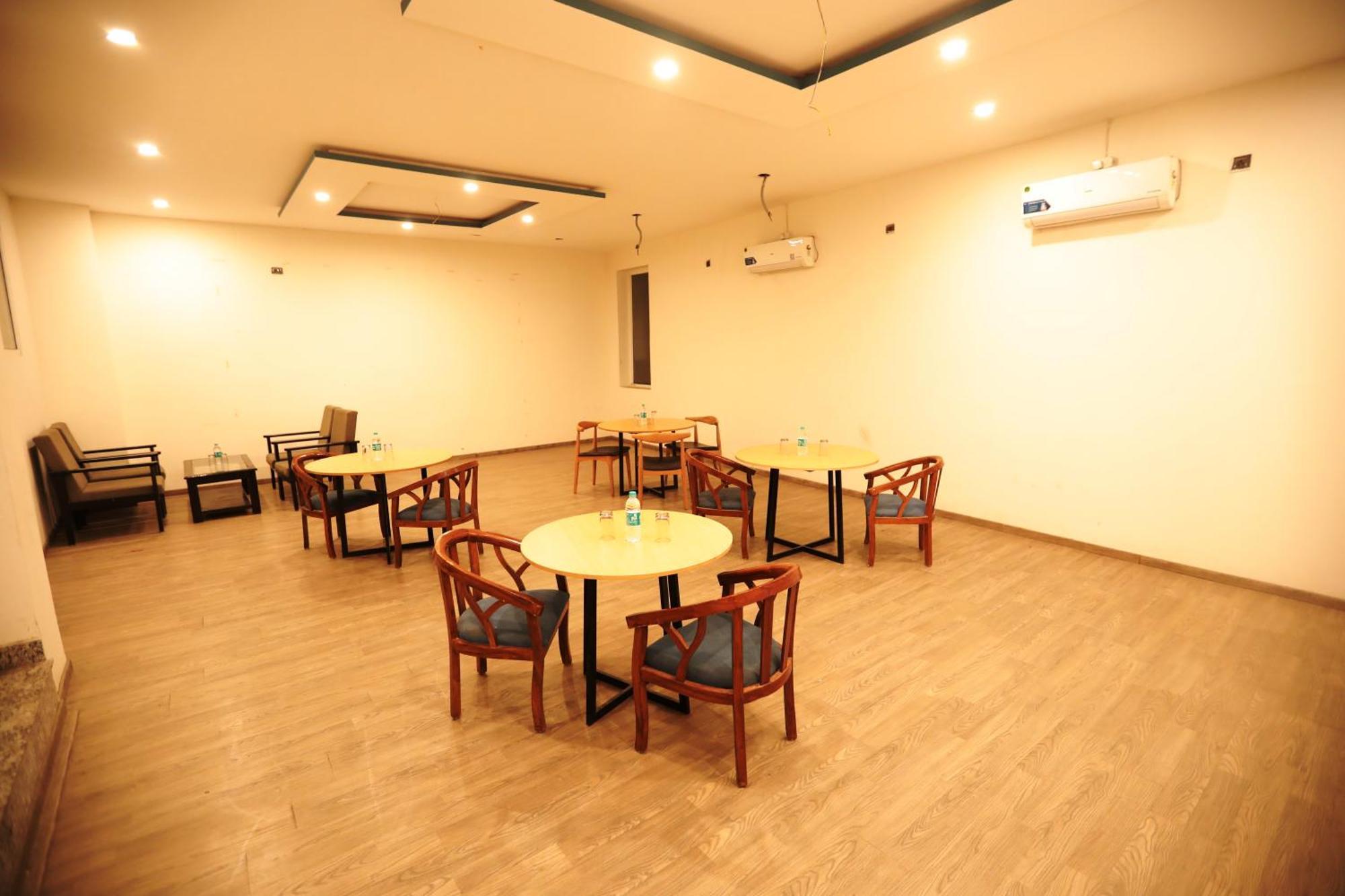 Hotel Noida Grand Sec 58 Exterior foto