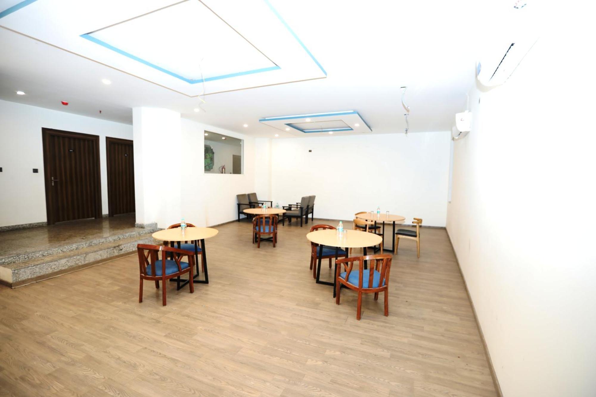 Hotel Noida Grand Sec 58 Exterior foto